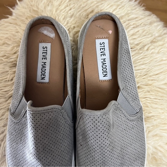 STEVE MADDEN GEENA Flocked Fabric looks like suede upper. Size 7 - Picture 4 of 6